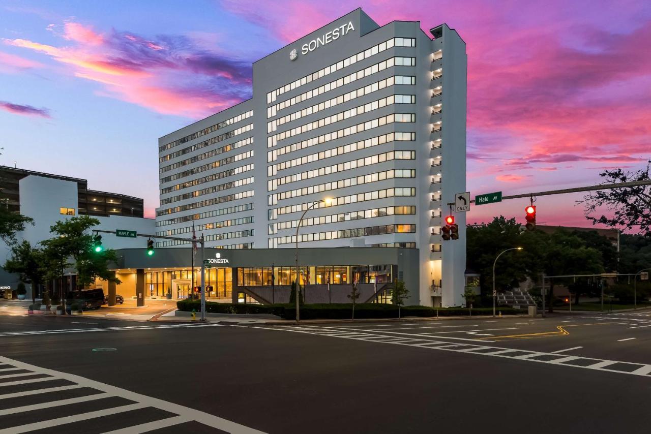 Crowne Plaza Hotel White Plains-Downtown Zewnętrze zdjęcie